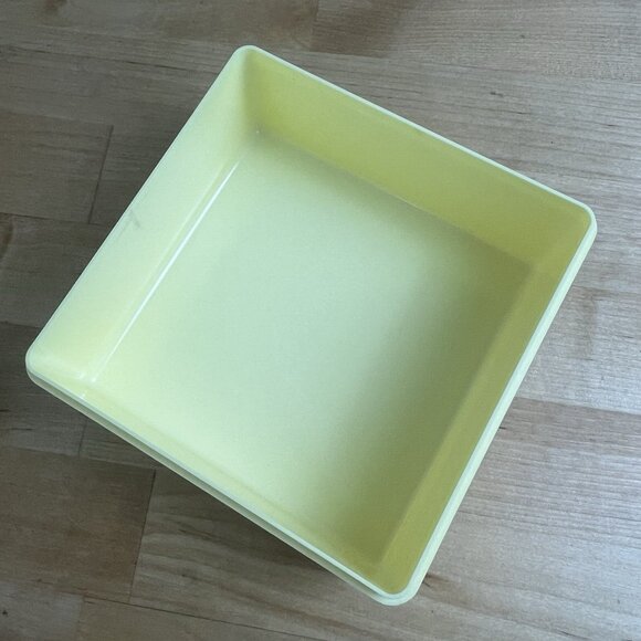 Jean Nate Perfumed Bath Powder Sealed 6 oz w Puff Square‎ NOS New Old Stock - Picture 7 of 9